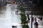Akses Jalan Otista Kampung Melayu Putus